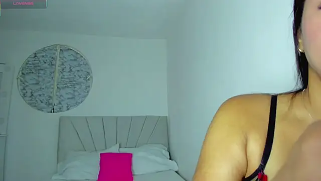 Snapshot of IsabelaVanegas_ chatting on 30, 10, 2025 IsabelaVanegas  online show from 30, 10, 2025