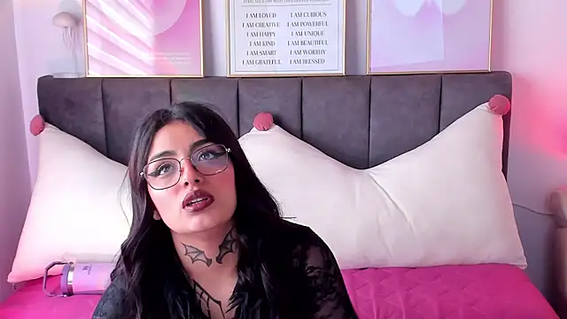 Hinataw33d01 online show from 9, 2, 2026