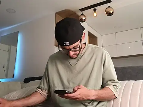 Phantom Bigger1 online show from 7, 1, 2026