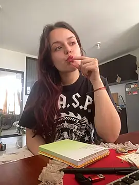 Snapshot of Scarletleon77 chatting on 6, 5, 2026 Scarletleon77 online show from 6, 5, 2026