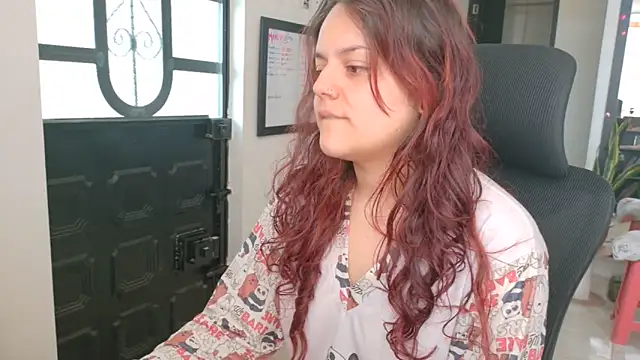Snapshot of Scarletleon77 chatting on 19, 5, 2026 Scarletleon77 online show from 19, 5, 2026