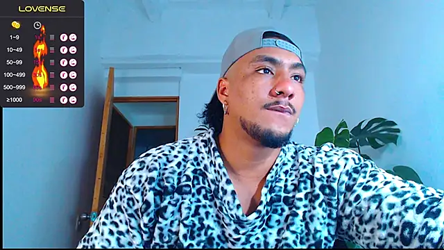 yosoy enzo2020 online show from 16, 1, 2025