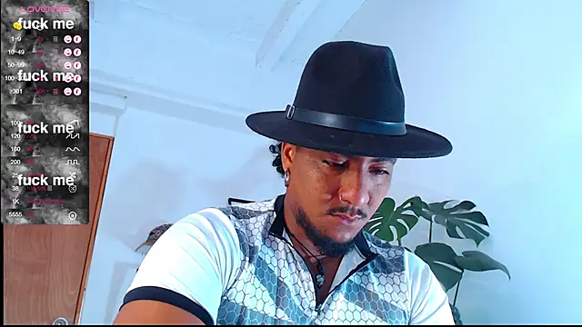 yosoy enzo2020 online show from 25, 2, 2025