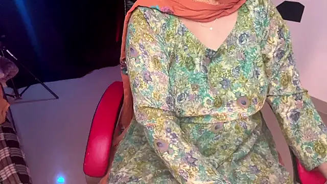 Snapshot of tigress_kashish chatting on 28, 2, 2025 tigress kashish online show from 28, 2, 2025