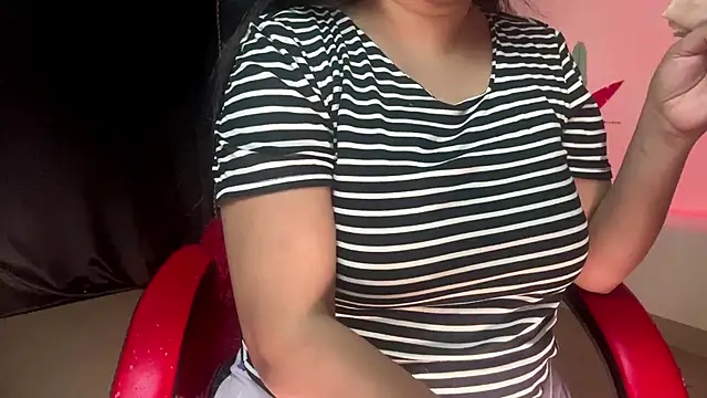 Snapshot of tigress_kashish chatting on 28, 10, 2025 tigress kashish online show from 28, 10, 2025