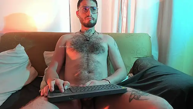 axel giracr online show from 4, 4, 2026