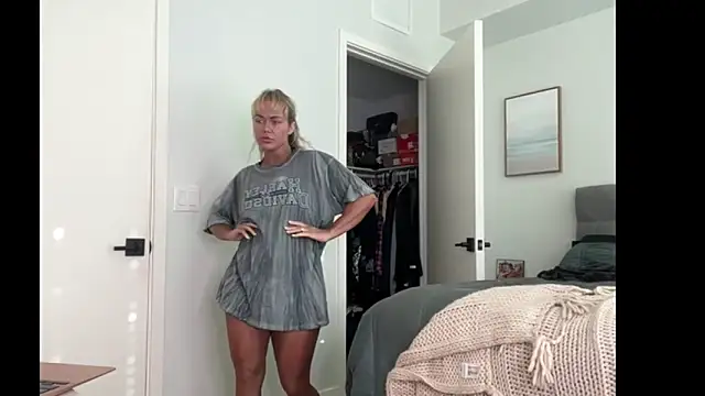 Snapshot of ElenaErickson chatting on 17, 5, 2026 ElenaErickson online show from 17, 5, 2026
