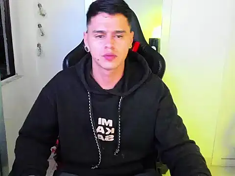 Snapshot of E_Moon chatting on 28, 9, 2025 E Moon online show from 28, 9, 2025