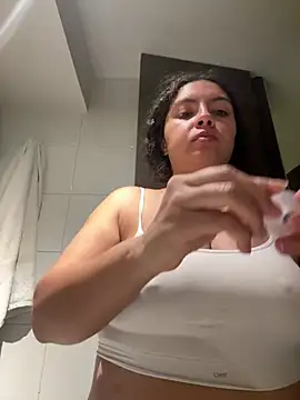 Snapshot of Nathcurly_ chatting on 5, 2, 2026 Nathcurly online show from 5, 2, 2026