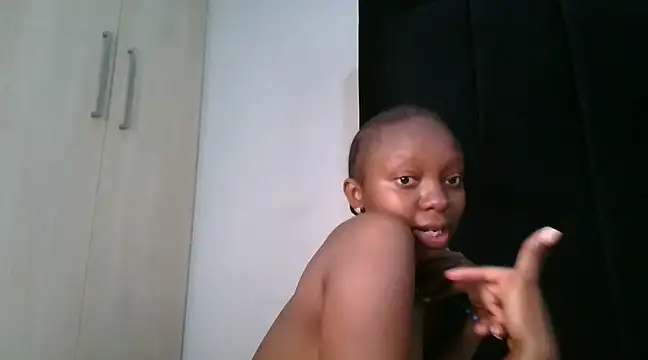 Snapshot of Sexy_barb2 chatting on 17, 12, 2024 Sexy barb2 online show from 17, 12, 2024