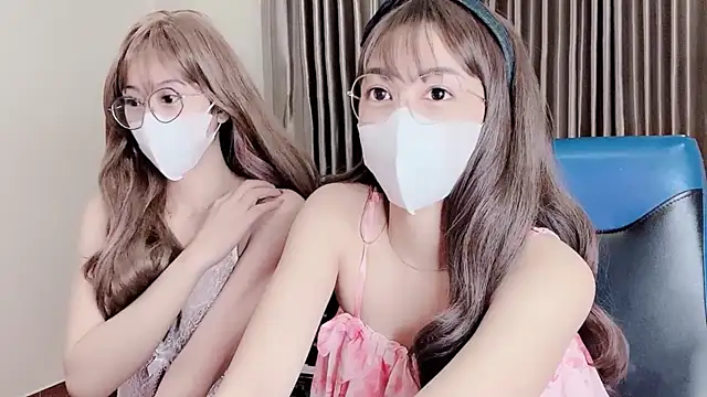 Mono-Stewardesss online show from 1, 3, 2025