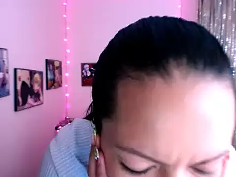 Cristal w online show from 9, 1, 2025