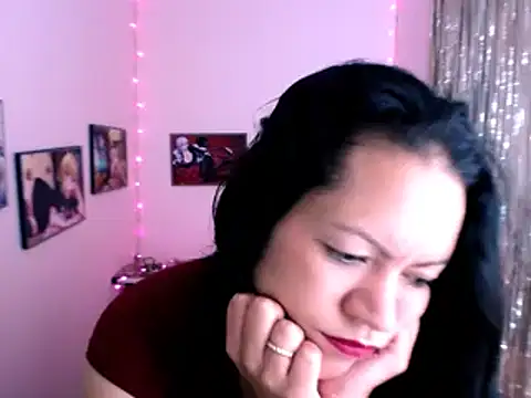 Cristal w online show from 11, 1, 2025