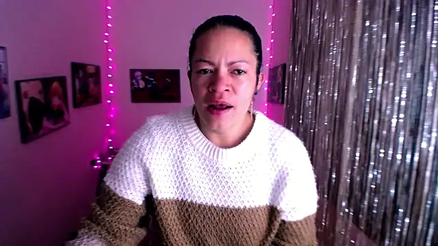 Cristal w online show from 5, 2, 2025