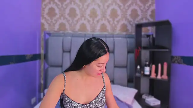 Lila Pinky online show from 10, 10, 2025