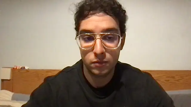 Snapshot of Ratzta chatting on 8, 11, 2025 Ratzta online show from 8, 11, 2025