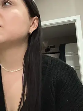 Snapshot of ellie_ssexy chatting on 5, 3, 2025 ellie ssexy online show from 5, 3, 2025