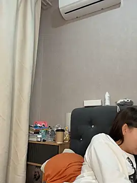 Snapshot of ellie_ssexy chatting on 11, 9, 2025 ellie ssexy online show from 11, 9, 2025