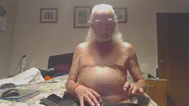 Snapshot of WaverlyKernow chatting on 29, 5, 2026 WaverlyKernow online show from 29, 5, 2026