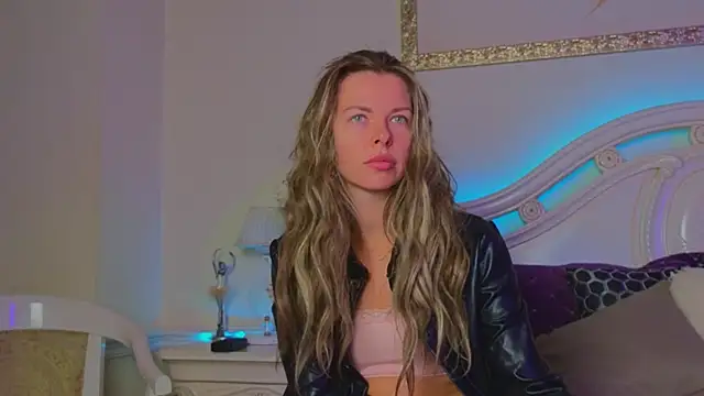 Real Tini online show from 3, 10, 2025