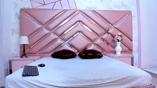 VenusDanielss online show from 19, 2, 2025