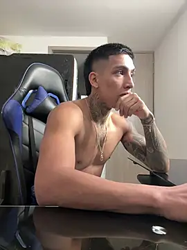 Snapshot of sendfer chatting on 5, 1, 2025 sendfer online show from 5, 1, 2025