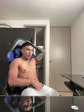 Snapshot of sendfer chatting on 6, 1, 2025 sendfer online show from 6, 1, 2025