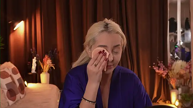 VictoriaMorrone online show from 25, 11, 2025