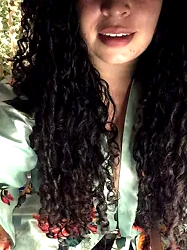 Snapshot of ShaeVictoria chatting on 28, 9, 2025 ShaeVictoria online show from 28, 9, 2025