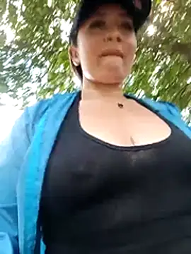 Snapshot of tata_laima__ chatting on 1, 4, 2026 tata laima online show from 1, 4, 2026