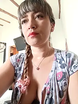 Snapshot of tata_laima__ chatting on 3, 4, 2026 tata laima online show from 3, 4, 2026