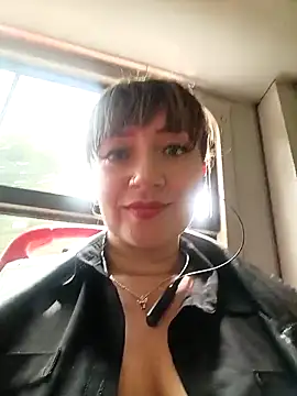 Snapshot of tata_laima__ chatting on 14, 4, 2026 tata laima online show from 14, 4, 2026