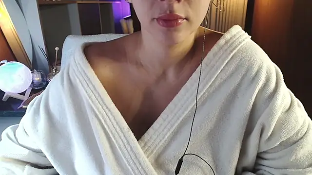 AnnaClaraunica online show from 10, 1, 2025