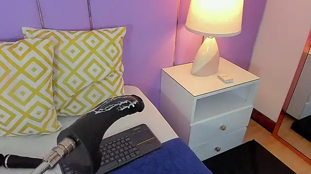 SophyRuiz  online show from 8, 4, 2026