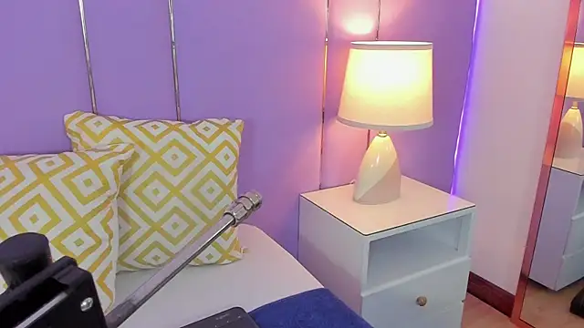 SophyRuiz  online show from 10, 4, 2026