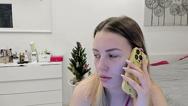 Mia shy1 online show from 30, 12, 2024