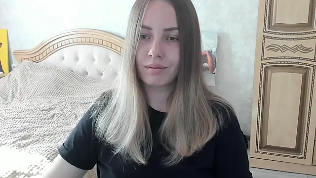 Mia shy1 online show from 6, 10, 2025