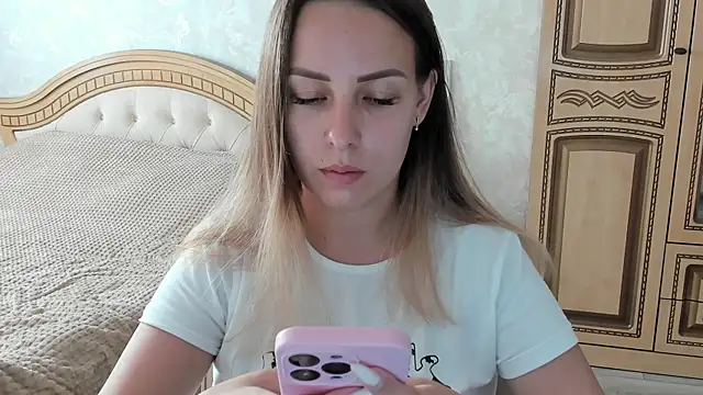 Mia shy1 online show from 1, 11, 2025