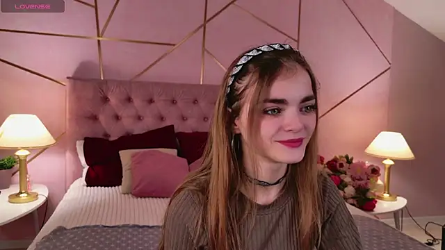 Snapshot of SophieSuvi chatting on 5, 12, 2024 SophieSuvi online show from 5, 12, 2024