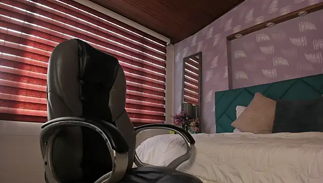 Moony 14 online show from 15, 1, 2025