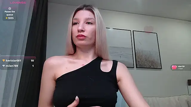 Snapshot of Linaa_Land chatting on 9, 12, 2024 Linaa Land online show from 9, 12, 2024