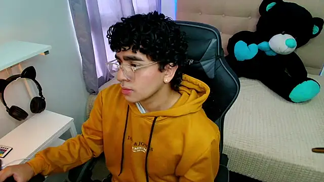 Snapshot of _nickconnor01 chatting on 23, 12, 2024 nickconnor01 online show from 23, 12, 2024