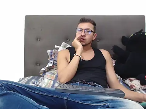 Snapshot of andy_loverxx chatting on 24, 2, 2026 andy loverxx online show from 24, 2, 2026