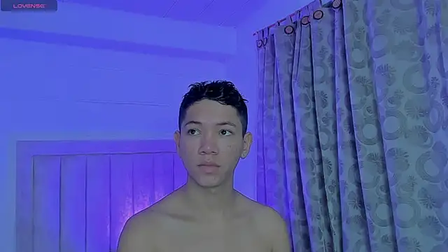 Snapshot of JulianRose_1 chatting on 22, 1, 2025 JulianRose 1 online show from 22, 1, 2025