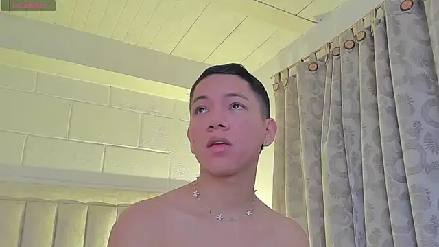 Snapshot of JulianRose_1 chatting on 5, 2, 2025 JulianRose 1 online show from 5, 2, 2025