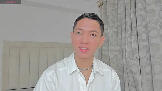 Snapshot of JulianRose_1 chatting on 14, 2, 2025 JulianRose 1 online show from 14, 2, 2025