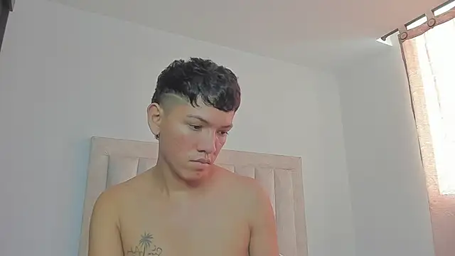 Snapshot of JulianRose_1 chatting on 23, 2, 2025 JulianRose 1 online show from 23, 2, 2025