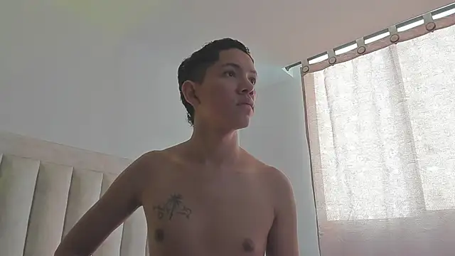 Snapshot of JulianRose_1 chatting on 5, 3, 2025 JulianRose 1 online show from 5, 3, 2025