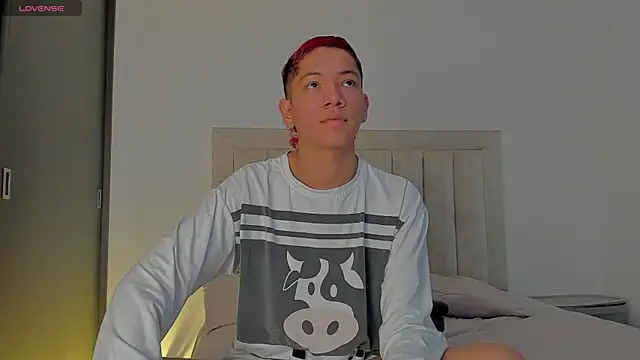 JulianRose 1 online show from 5, 12, 2025