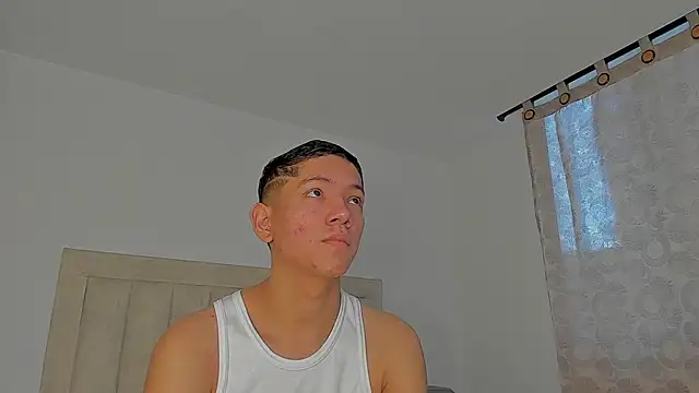 Snapshot of JulianRose_1 chatting on 27, 2, 2026 JulianRose 1 online show from 27, 2, 2026